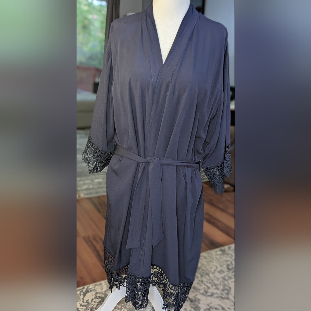 Elegant Midnight Blue Lace Robe